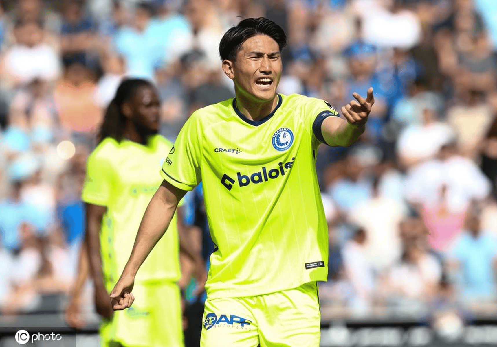 转会期体能课后，费耶诺德强势反弹备战社区盾，管理层满意，控场能力受关注(fm2021球员对训练不满)